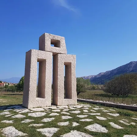 Βίλα Katarinini Dvori